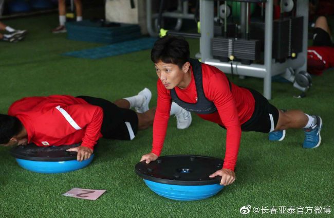 黑丝jk被c